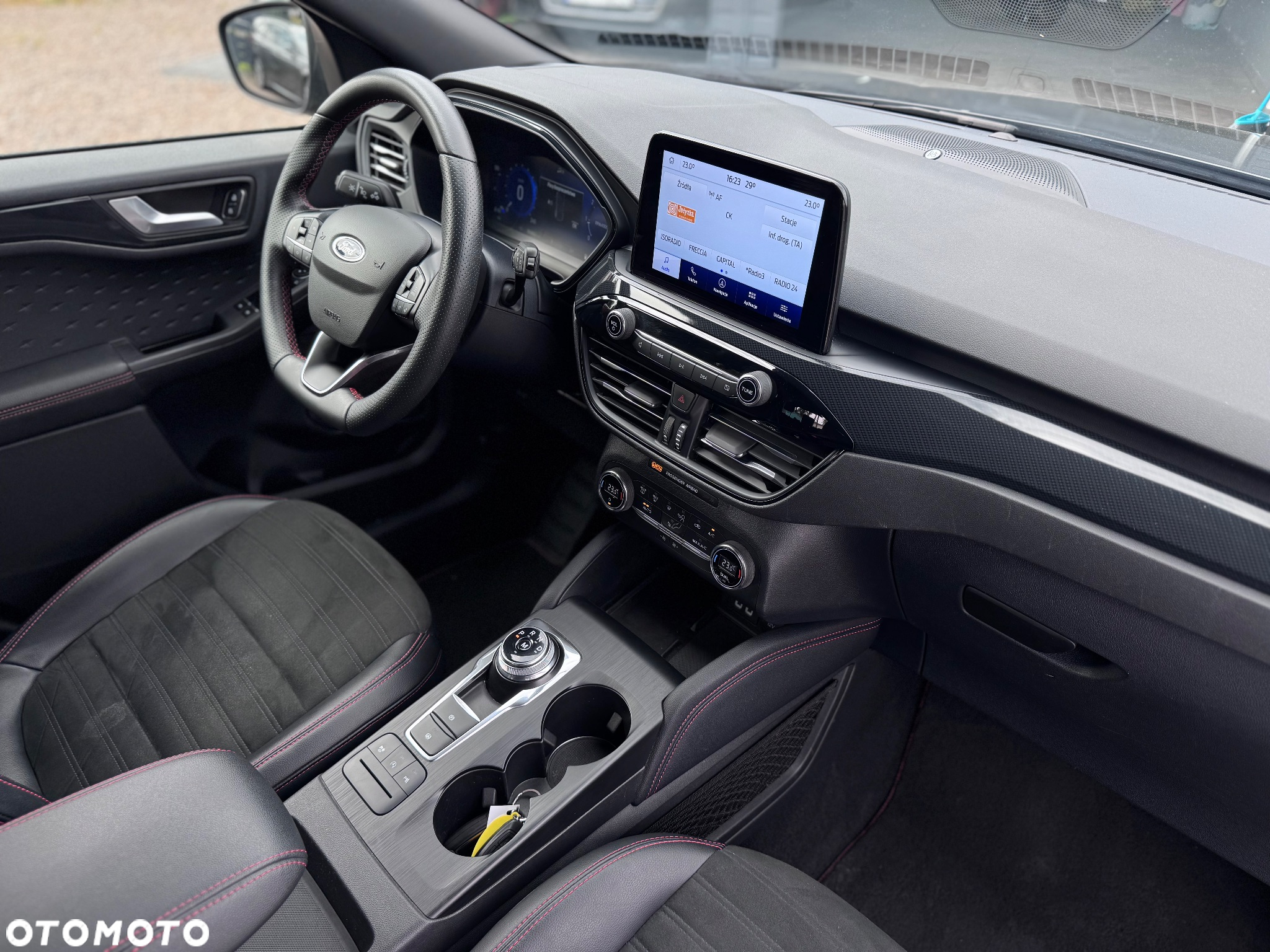 Ford Kuga 2.0 EcoBlue 4x4 ST-LINE X - 23