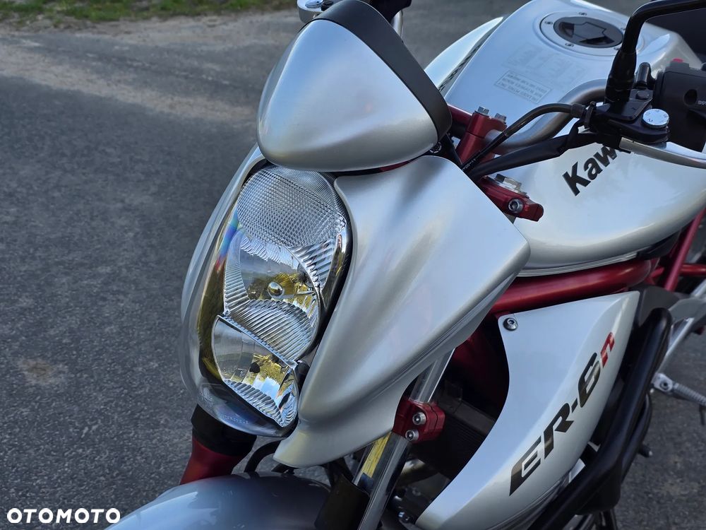 Kawasaki ER - 29