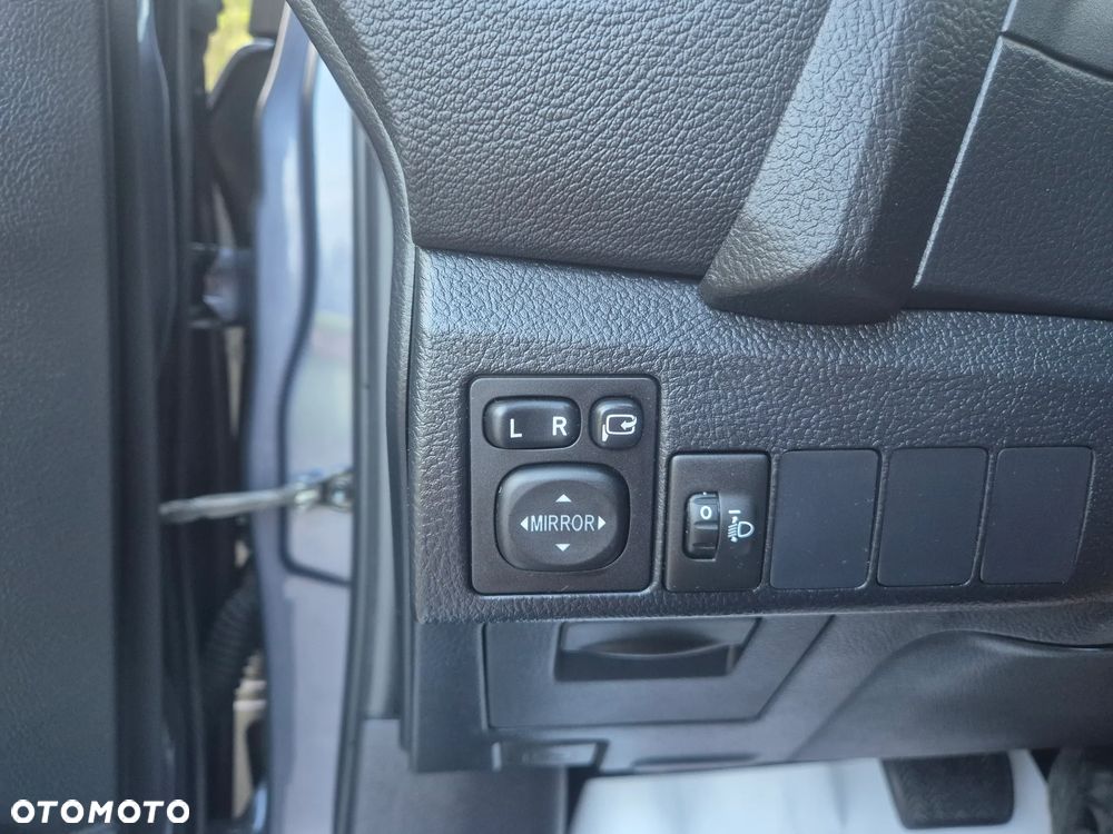 Toyota Auris 1.8 HSD Luna - 38