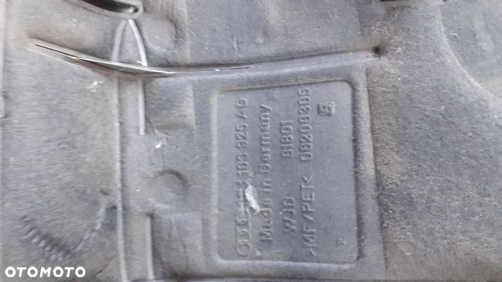 Osłoną silnika wygłuszenie audi a4 b8 1.8T - 3