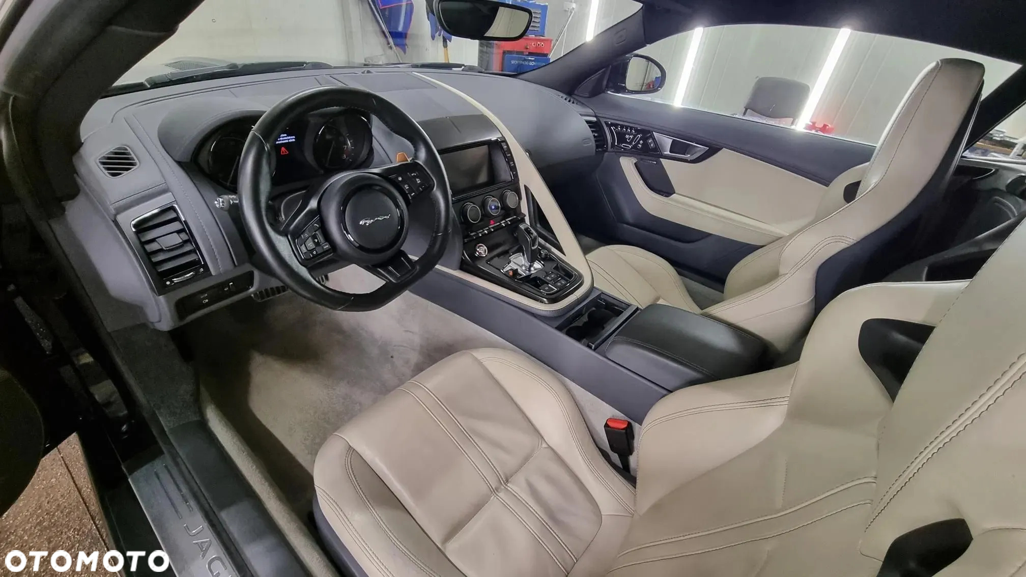 Jaguar F-Type S - 11