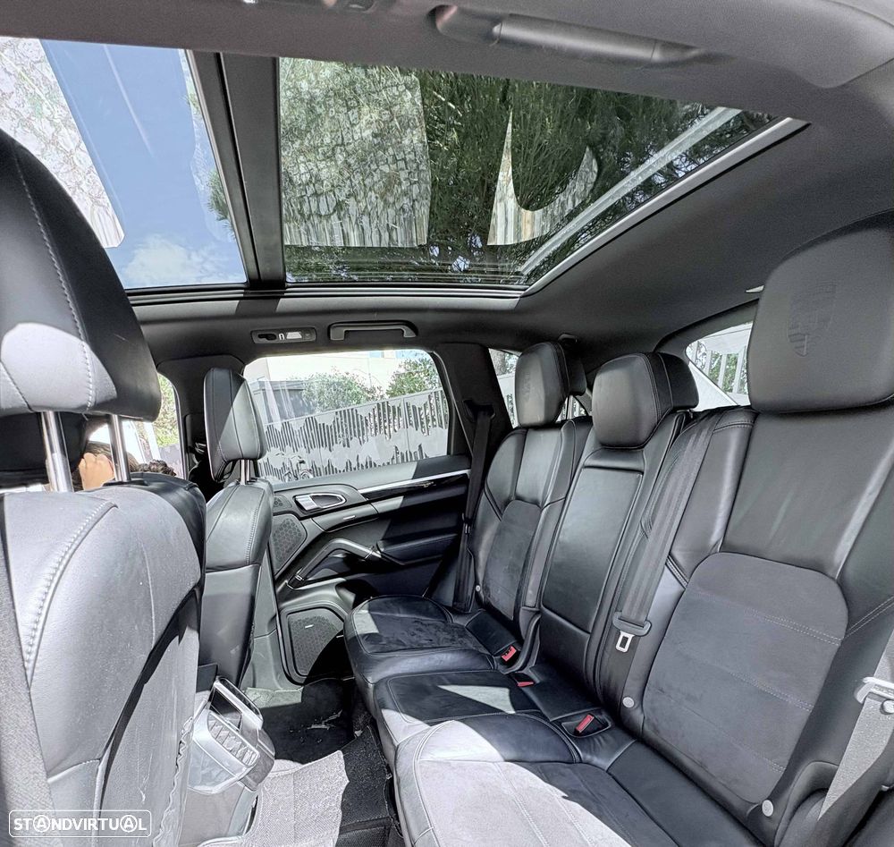 Porsche Cayenne S E-Hybrid - 16