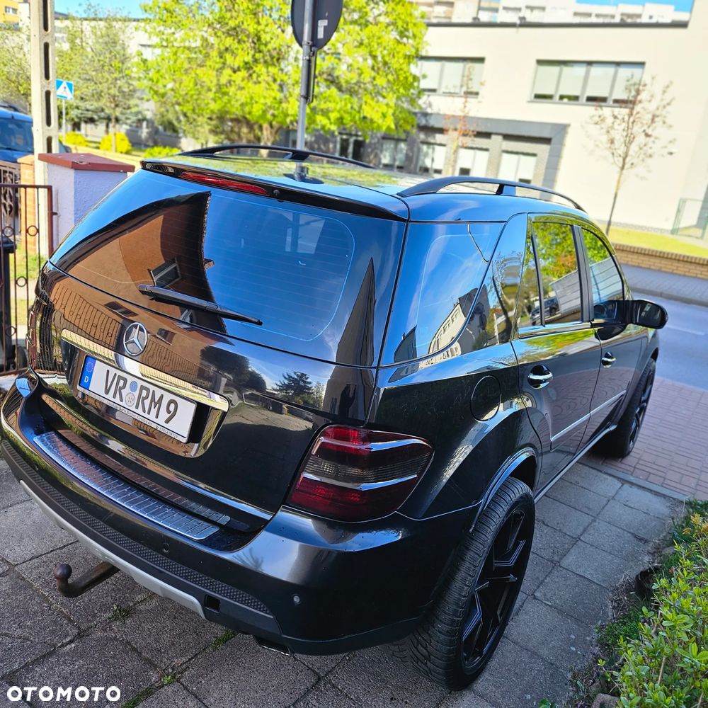 Mercedes-Benz ML - 12