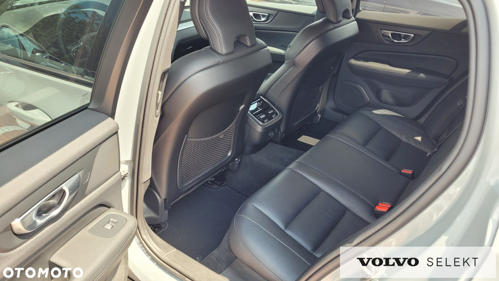 Volvo V60 Cross Country - 17