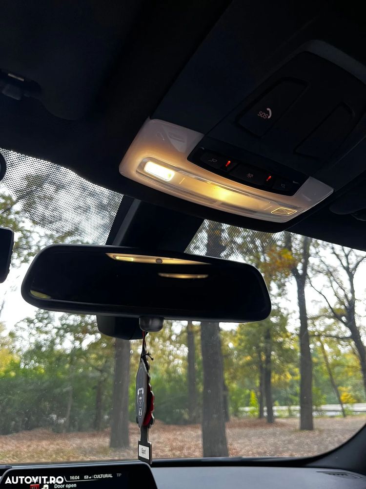 BMW Seria 3 318d Touring Aut. Sport Line - 30