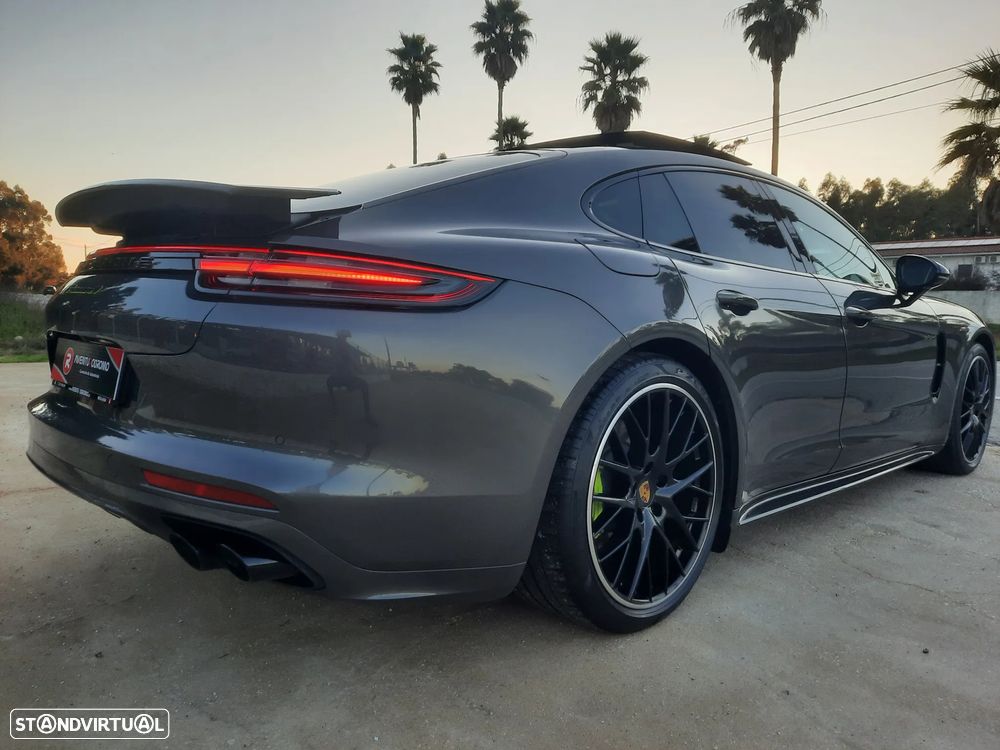 Porsche Panamera 4 E-Hybrid - 24