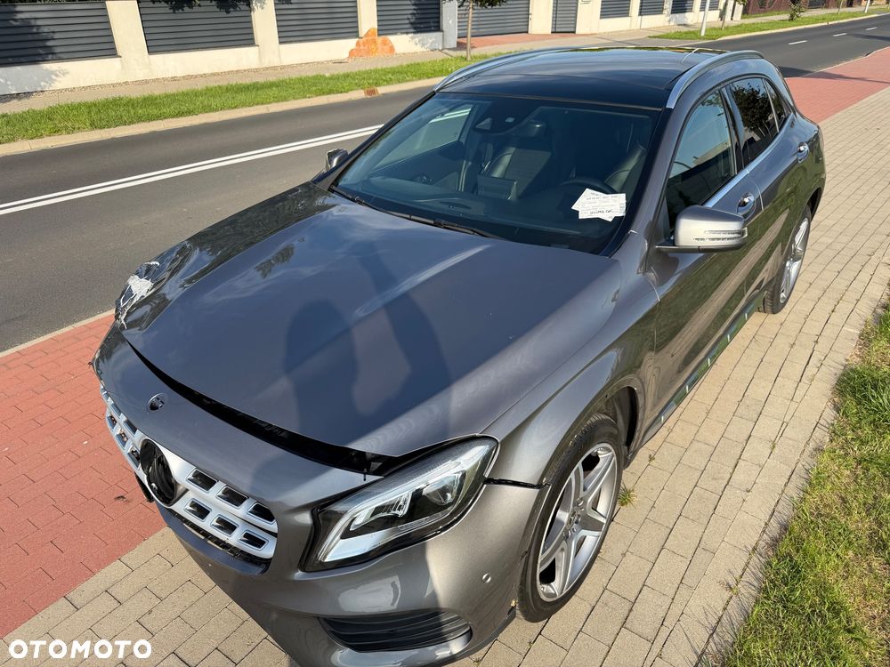 Mercedes-Benz GLA 200 7G-DCT AMG Line - 13