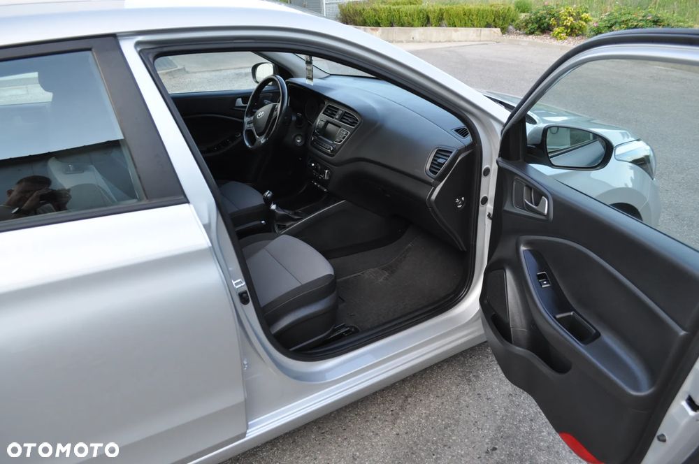 Hyundai i20 - 13