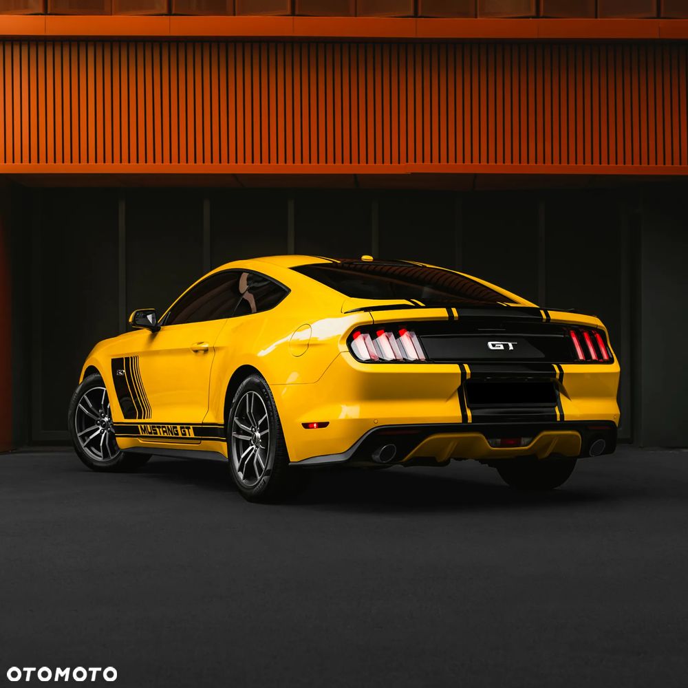 Ford Mustang 5.0 V8 GT - 2