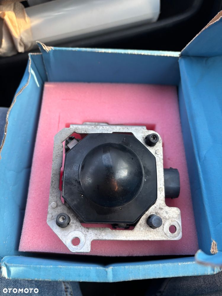 Audi A4 A5 B9 R radar czujnik ACC lewy 8W0907541J - 1