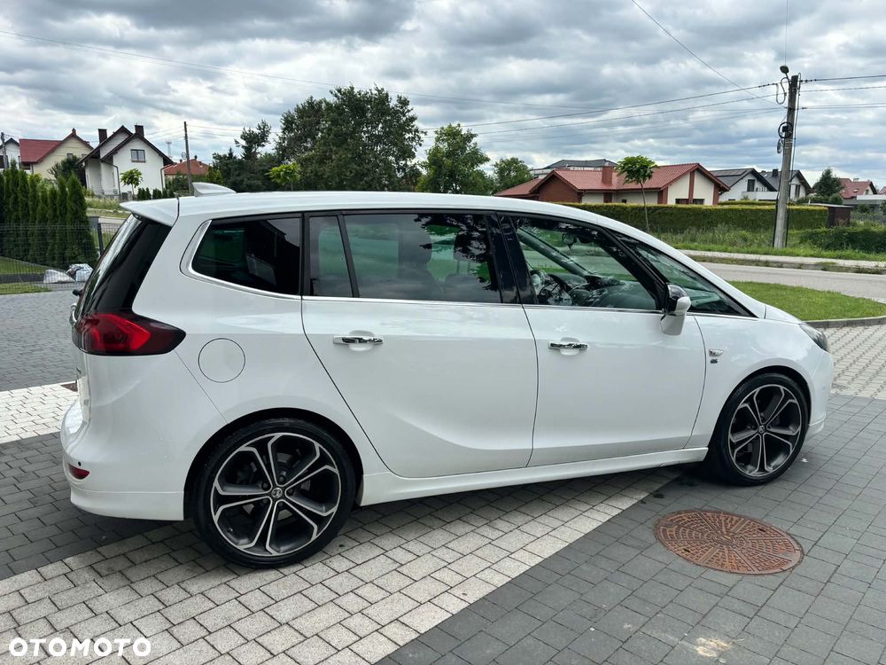 Opel Zafira 2.0 CDTI Cosmo - 4