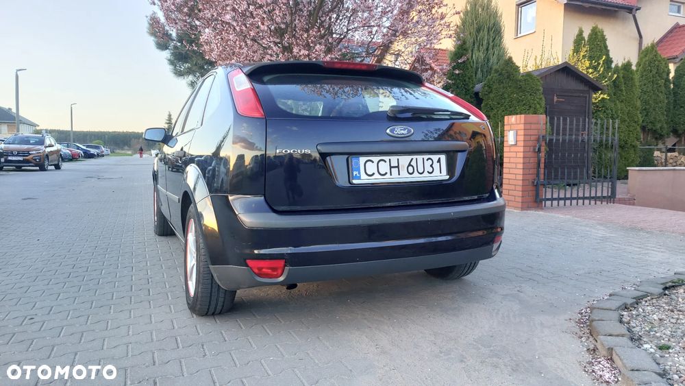 Ford Focus 1.6 16V Trend - 13