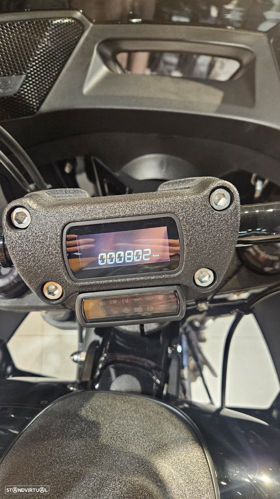 Harley-Davidson Low Rider ST - 10