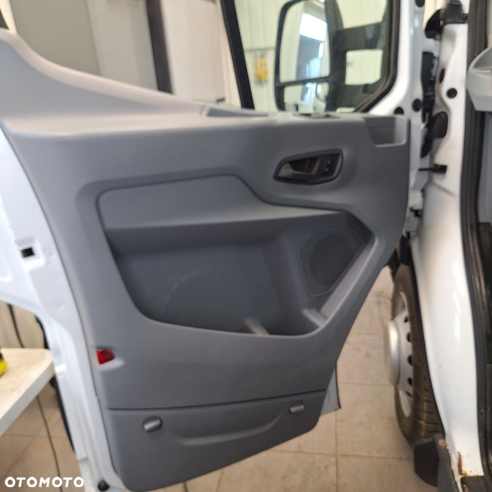 Ford TRANSIT 2,2 TDCI 155 KM DOKA 7 OSOBOWA BLIŻNIAKI DO 3,5T - 18