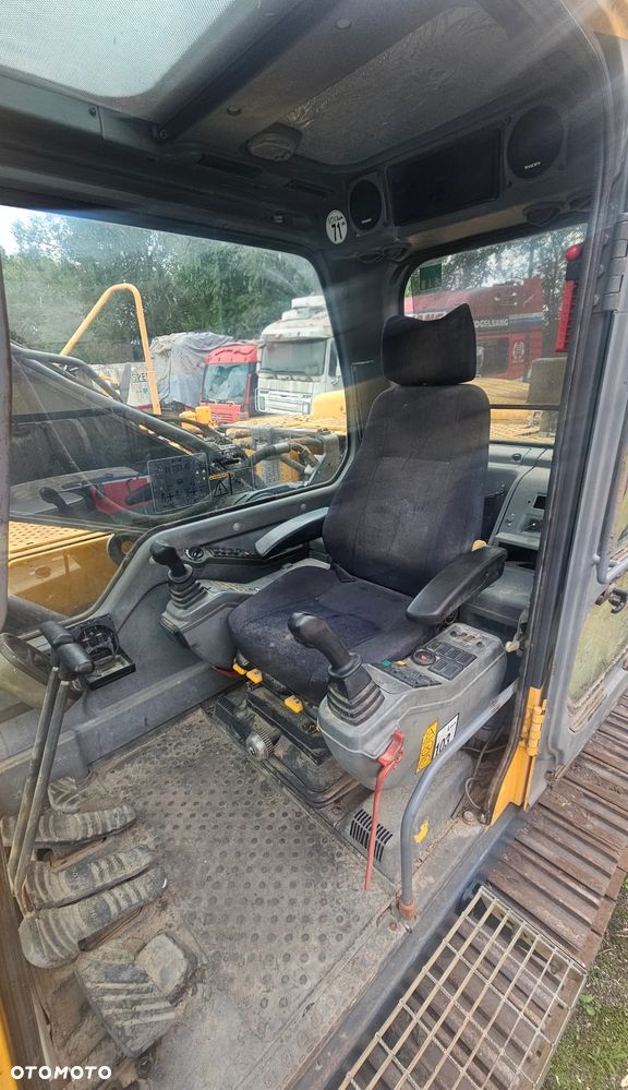 Volvo EC 240 BLC - 12