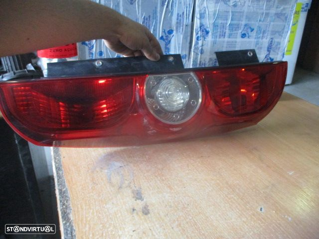 Farol Tras 02038099900010 FIAT DOBLO CARGO 2014 1.3 JTD 90CV 5P BRANCO ESQ Makp FIAT DOBLO 2013 1.3 D MULTIJET 90CV 4P BRANCO ESQ MAKP - 5