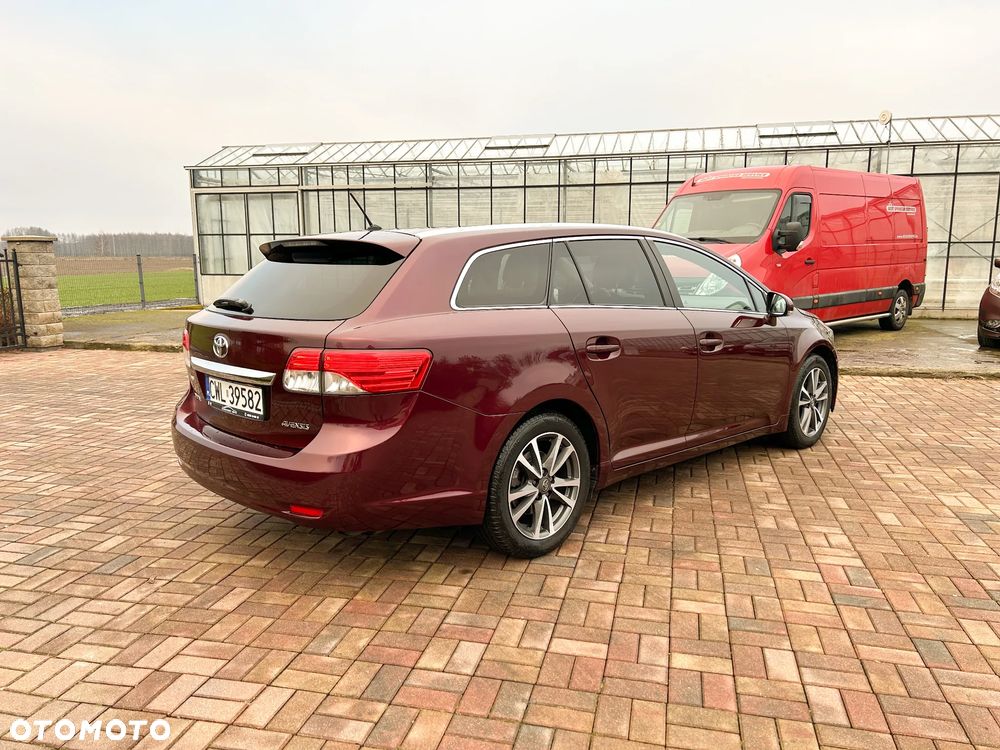 Toyota Avensis 1.8 Sol NAVI - 14