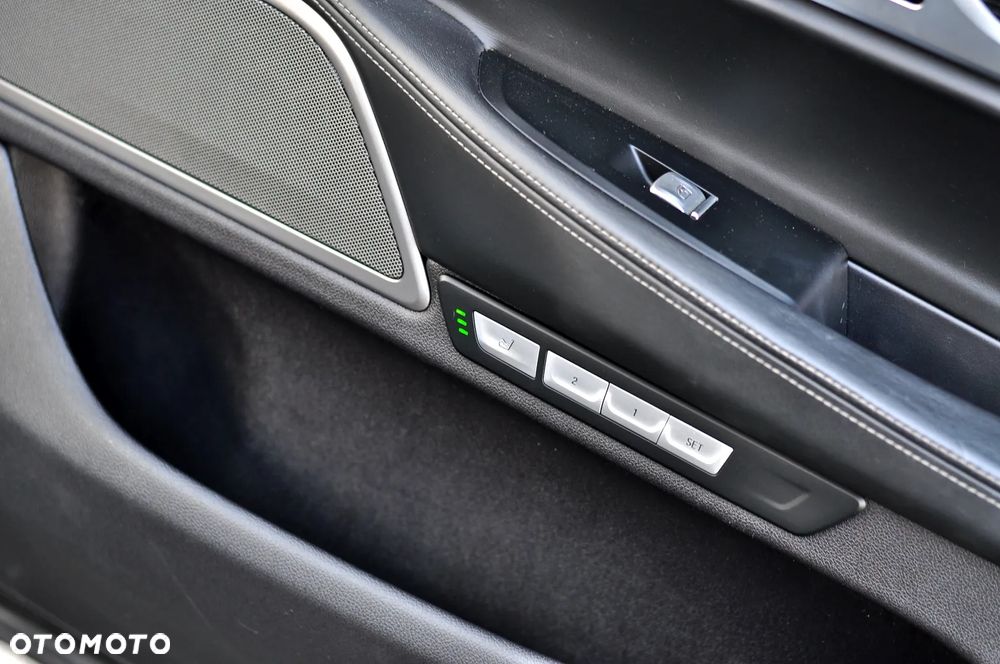 BMW Seria 7 - 19