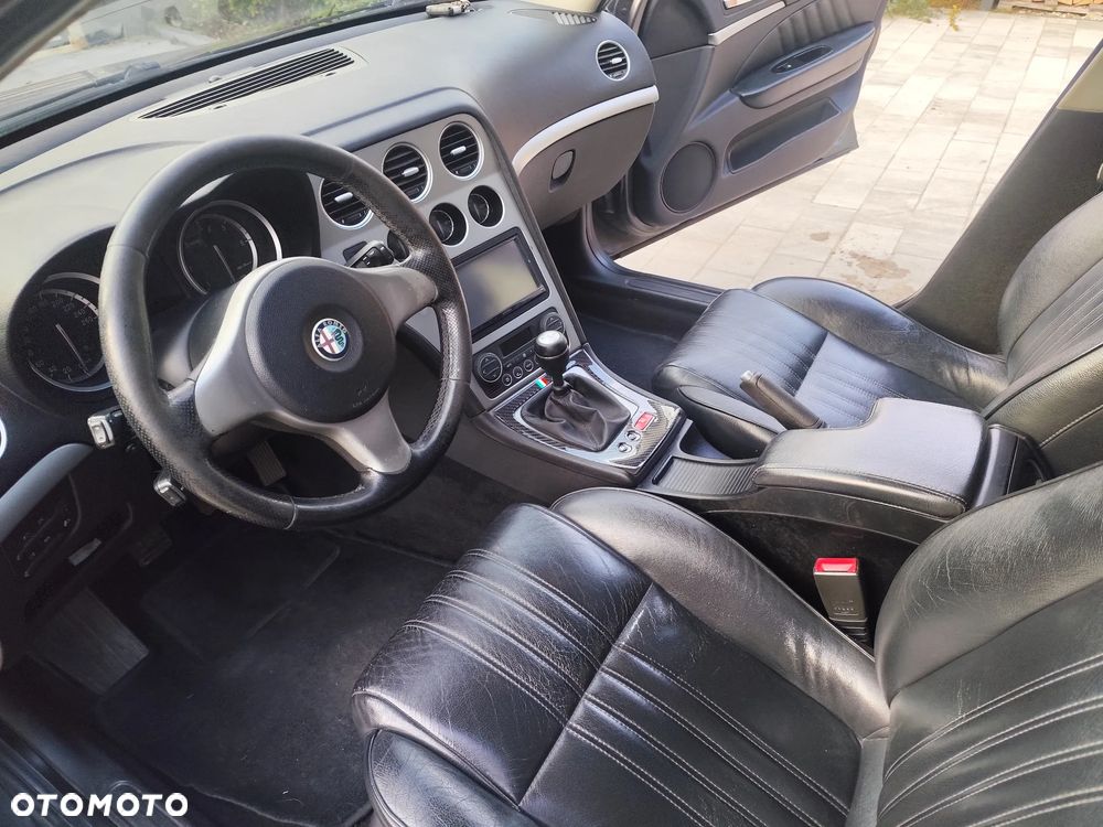 Alfa Romeo 159 2008 photo 3