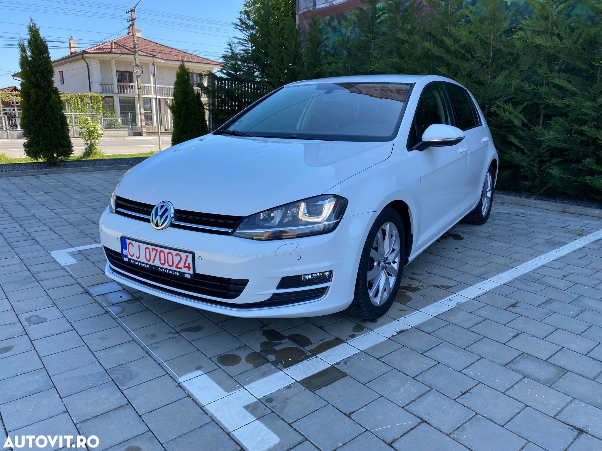 Volkswagen Golf 2.0 TDI Highline - 1
