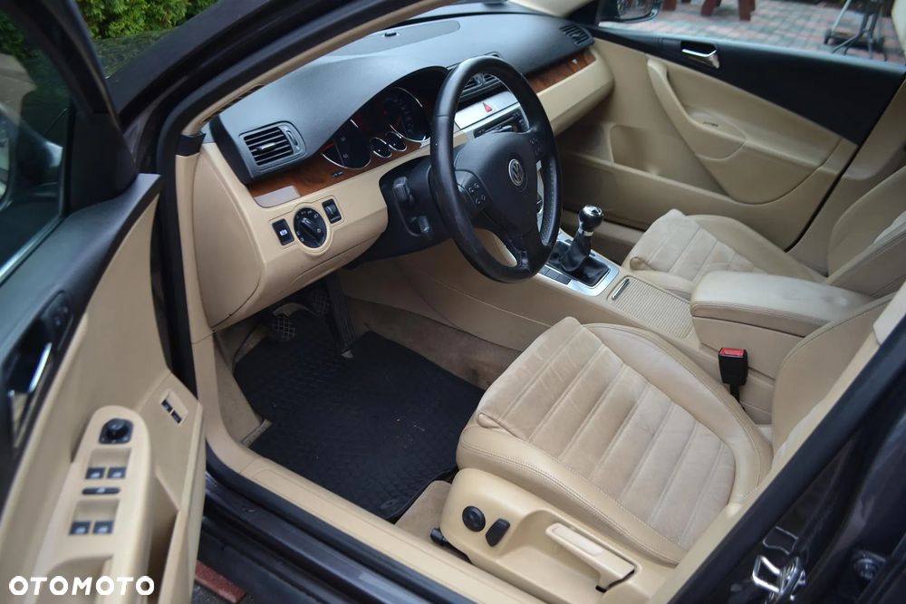 Volkswagen Passat Variant 2.0 TDI Highline - 21