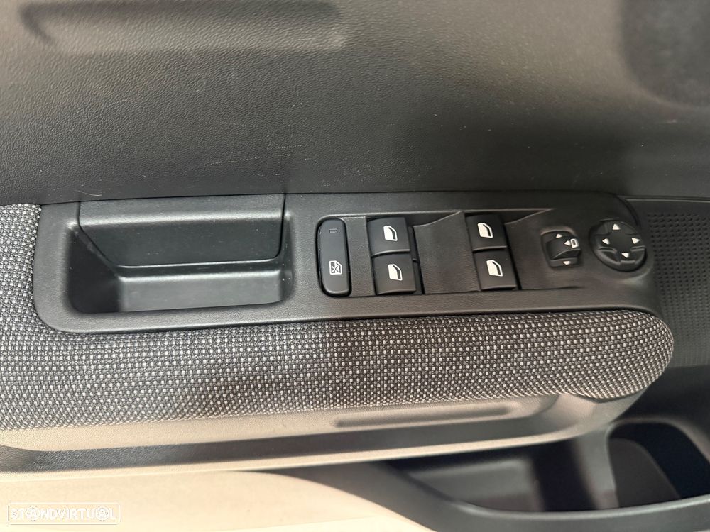 Citroën C3 Aircross PureTech 82 OPF Shine - 17