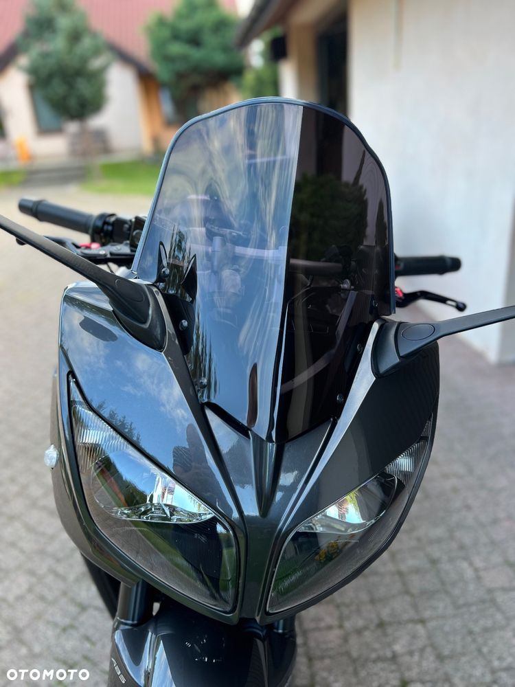 Yamaha FZ - 16