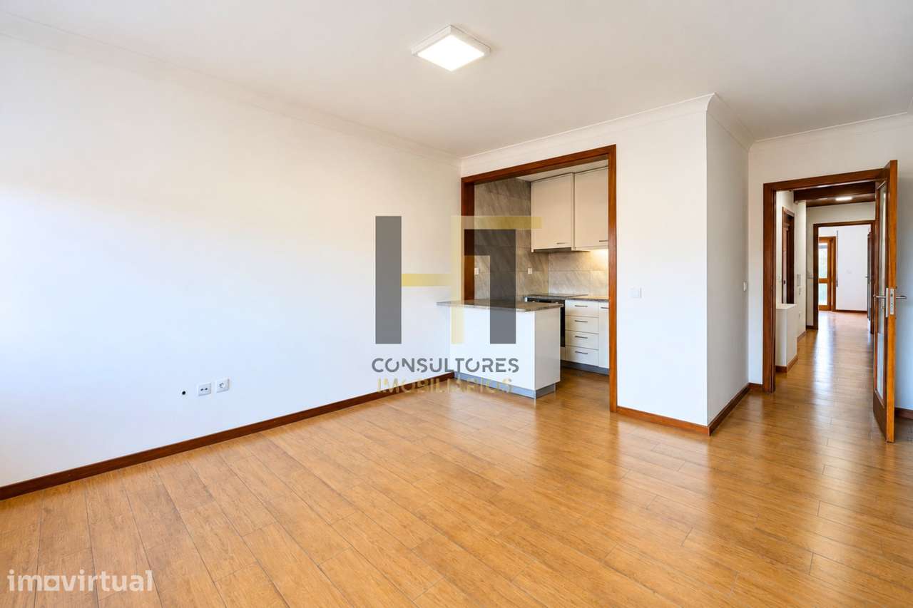 Apartamento T1 totalmente remodelado, luminoso e com duas varandas | S - Grande imagem: 2/29