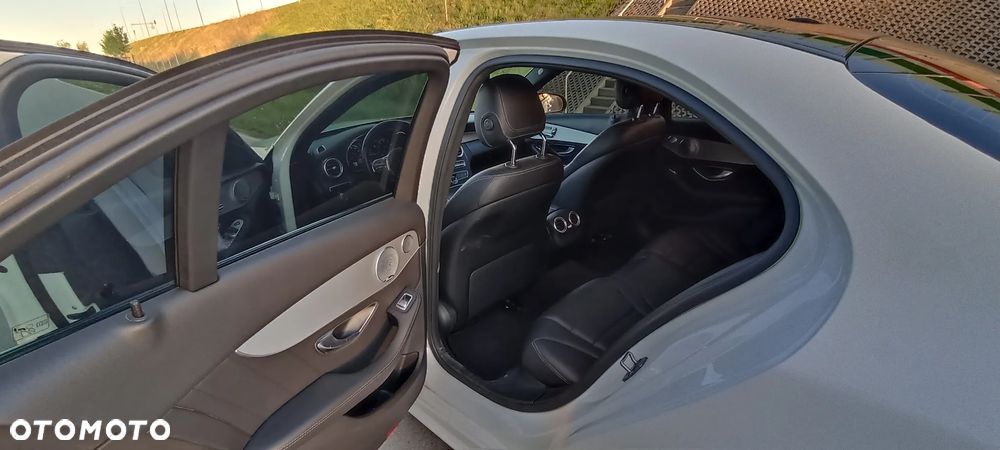 Mercedes-Benz Klasa C 300 T 9G-TRONIC AMG Line - 14
