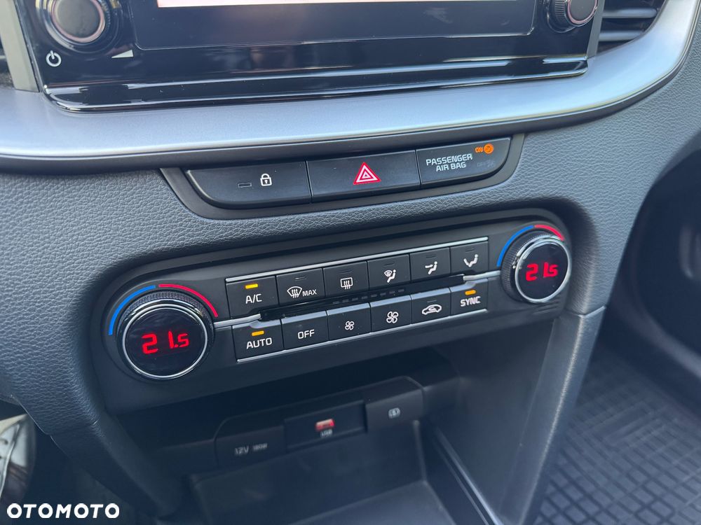 Kia Ceed 1.6 CRDi mHEV M - 35