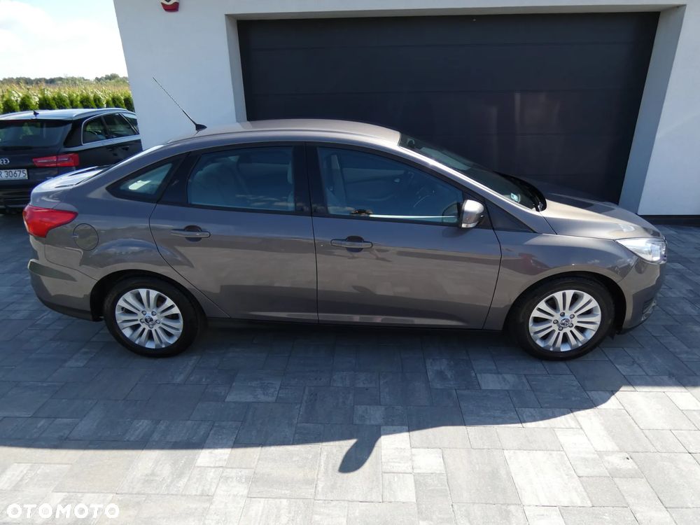 Ford Focus 1.6 Trend - 8