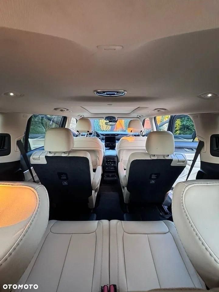 Jeep Grand Cherokee - 19