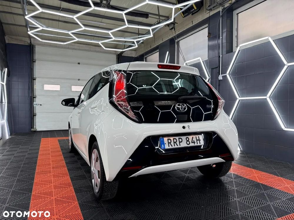 Toyota Aygo x-play touch - 5