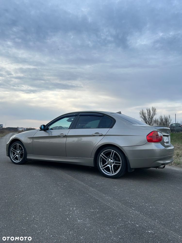 BMW Seria 3 320i Edition Sport - 2