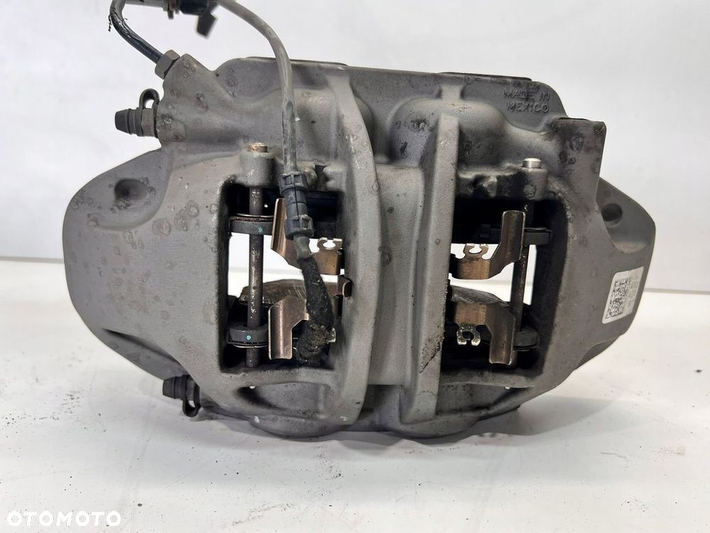 ZACISK HAMULCOWY LEWY PRZÓD AUDI Q5 FY 80A615105Q - 2