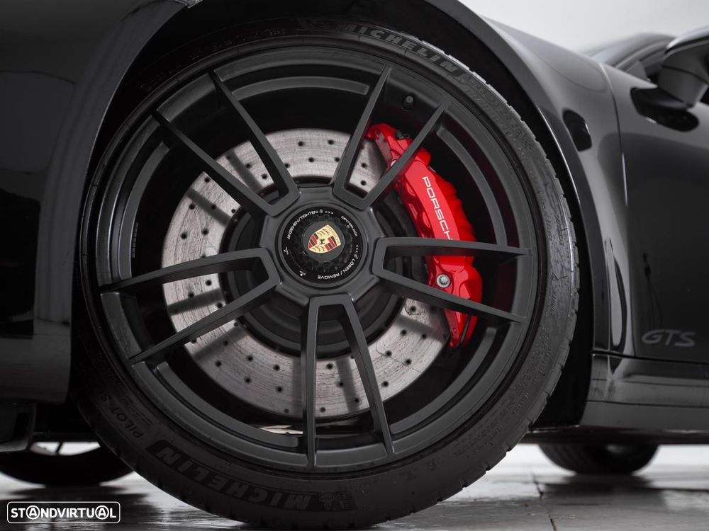 Porsche 911 (992) Carrera 4 GTS PDK - 21