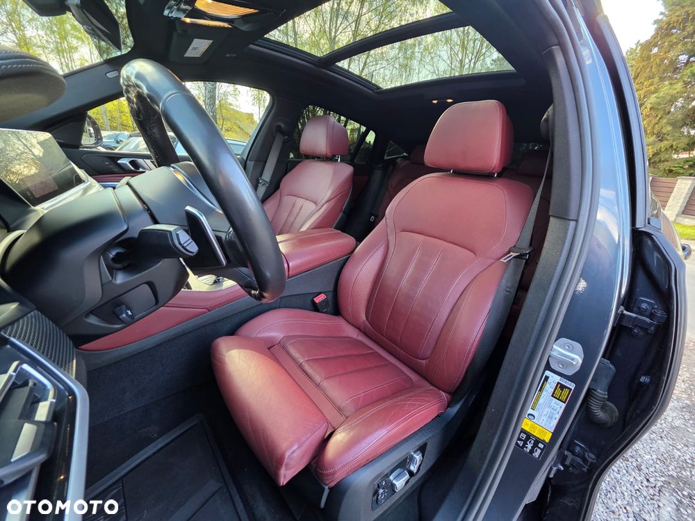 BMW X6 M50i - 15