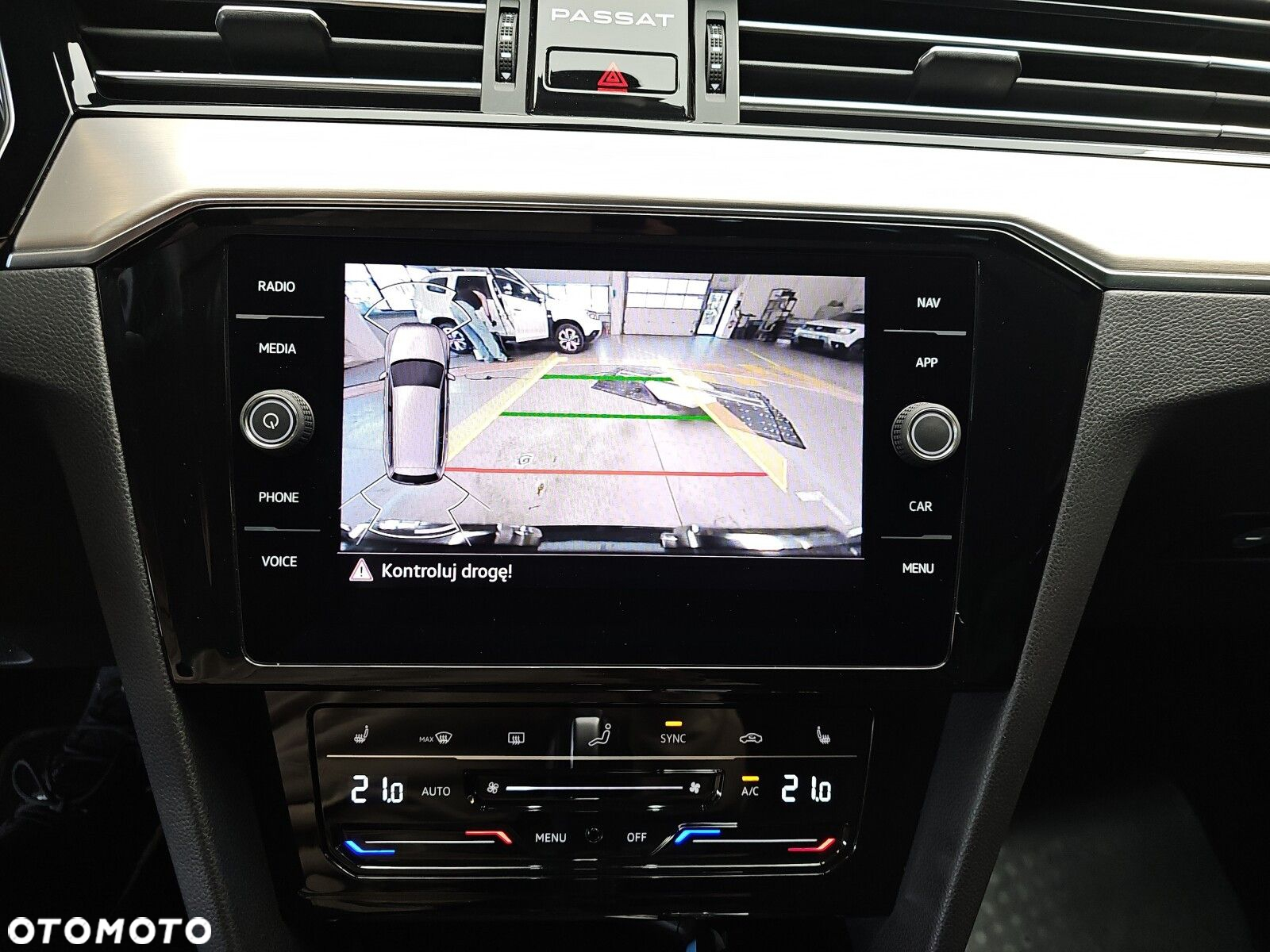 Volkswagen Passat 2.0 TDI Elegance DSG - 22