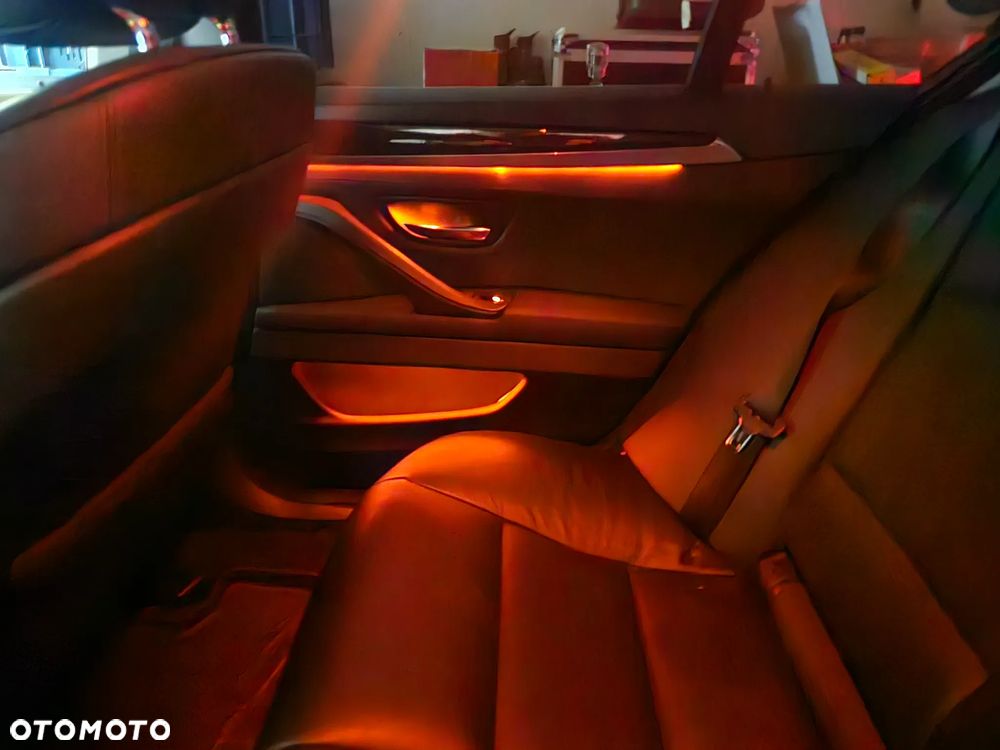 BMW Seria 5 528i xDrive Sport-Aut Luxury Line - 9