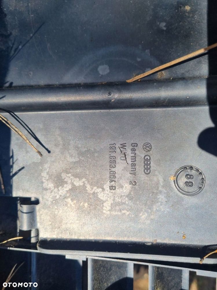 VOLKSWAGEN GOLF II 2 83-92 r. GRILL ATRAPA CHŁODNICY 191853664B * - 2