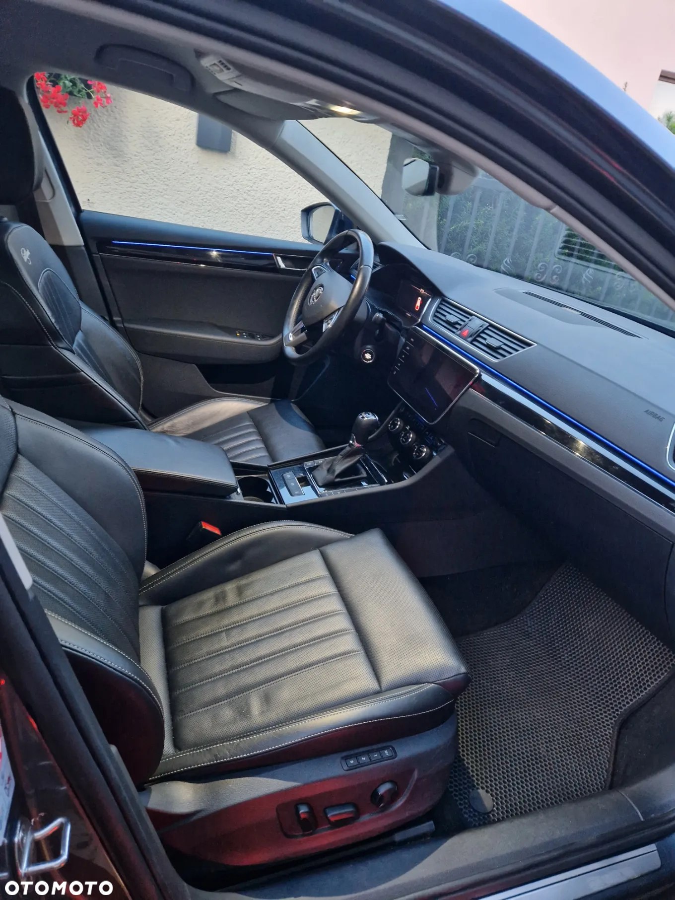 Skoda Superb 2.0 TDI 4x4 L&K DSG - 10