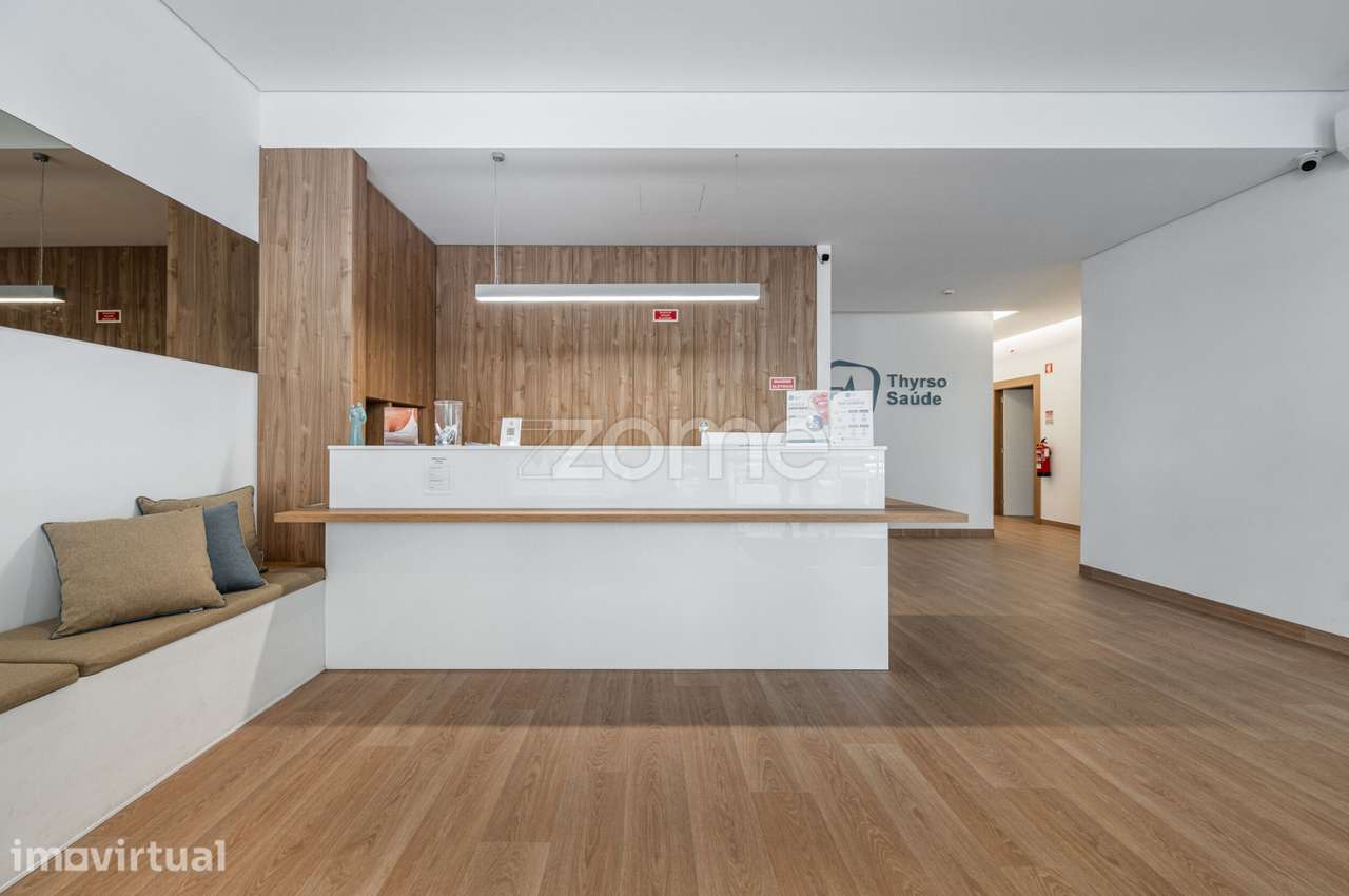 Clínica Médica Multidisciplinar no Centro de Santo Tirso - Grande imagem: 2/18