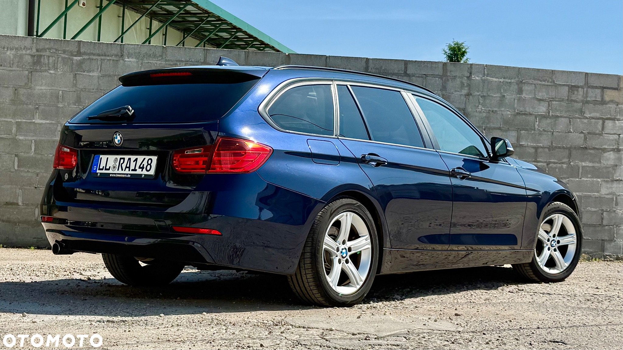 BMW Seria 3 318d DPF Touring Edition Exclusive - 17