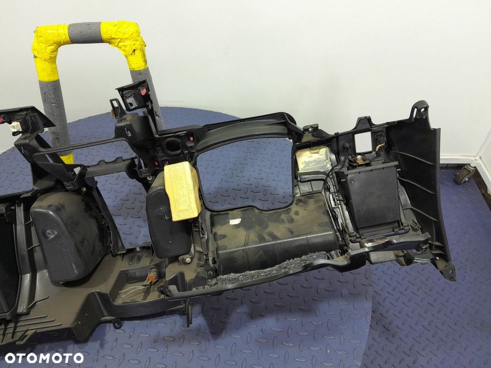 TOYOTA YARIS II LIFT SPÓD DESKI ROZDZIELCZEJ DOLNY KOKPIT - 10