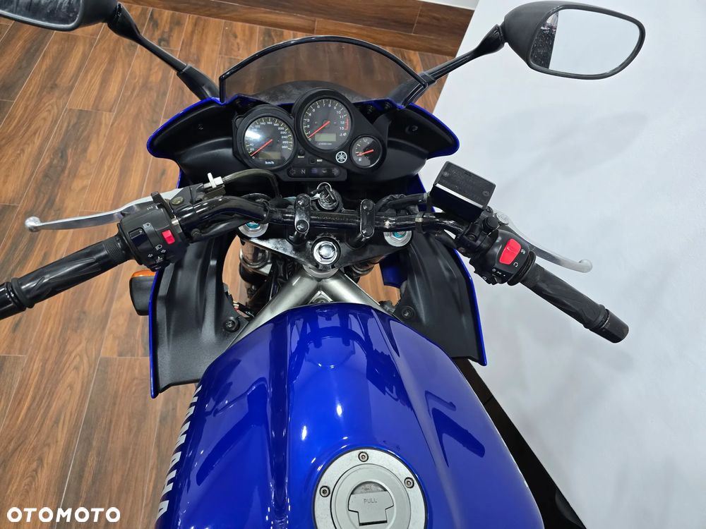 Yamaha FZS - 9
