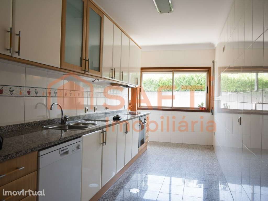 APARTAMENTO T2 RENOVADO, EXCELENTE LOCALIZAÇÃO ACESSO A1 - GRIJÓ - Grande imagem: 2/33