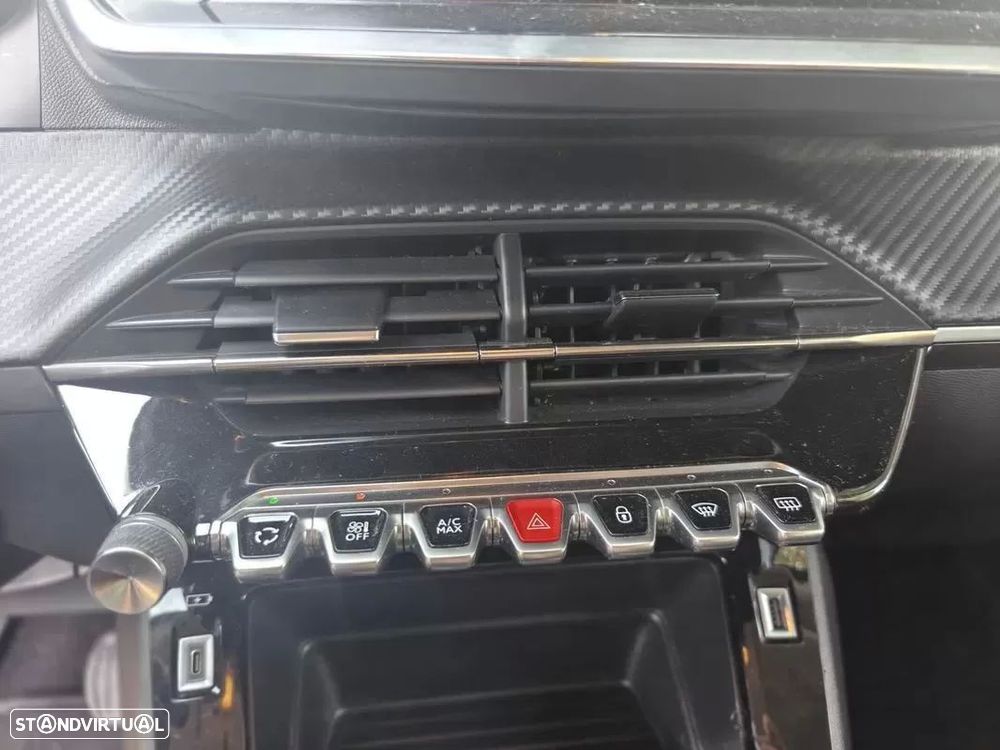 Peugeot 2008 1.2 PureTech Active Pack — fotografia 35