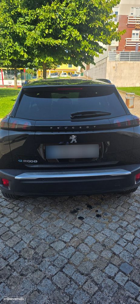 Peugeot e-2008 Allure - 6