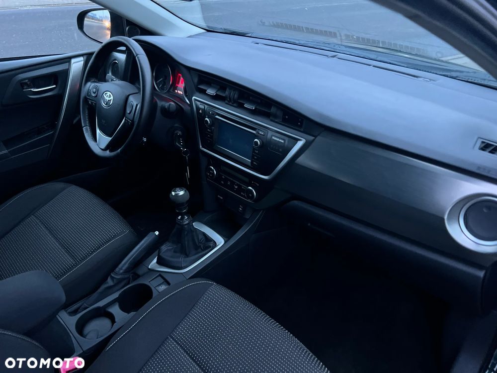 Toyota Auris 2.0 D-4D Dynamic - 14