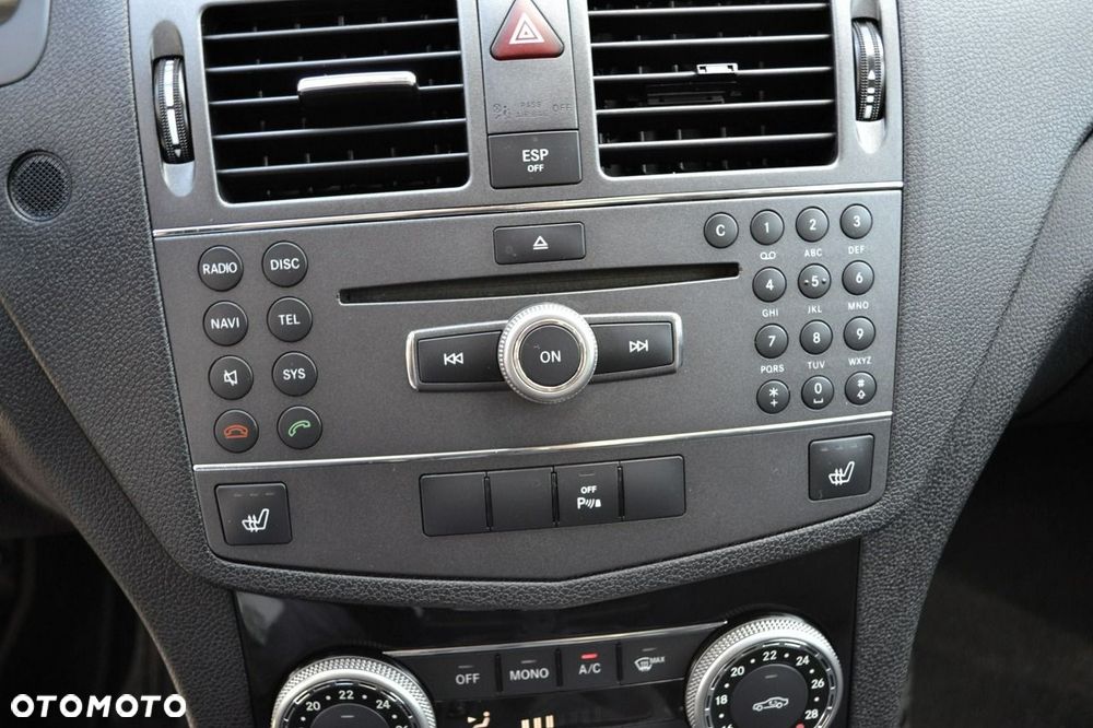 Mercedes-Benz Klasa C 180 BlueEFFICIENCY 7G-TRONIC Elegance - 17